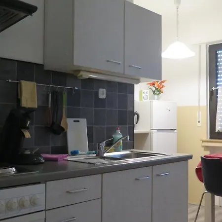 Johnny's Wohnen Auf Zeit Apartmán